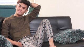 Two Latin twinks hook up and then enjoy bareback session