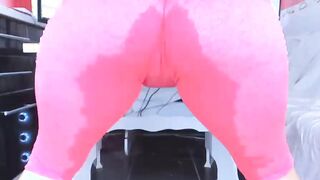 Bubble Butt PAWG Soccer Mom Soaks Yoga Pants In Squirt