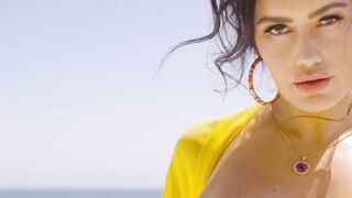Big tits Latina babe shows stunning body