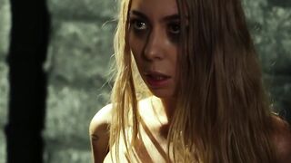 Horny blonde Sarah Vadella makes hot Kat Diors cunt to squirt