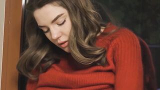 Big natural tits babe Kiere moans while teasing herself