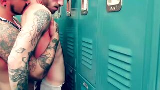 Tattoed Seth Knight sucks Declan Moores veiny dick hard