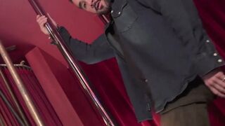 Homo beauty Zack Lemec shows off hunk body in striptease