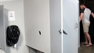 Ace Era sucks off Jace Chambers in glory hole room