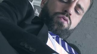 Suited stallion Hector de Silva masturbates his big cock Hoe 2