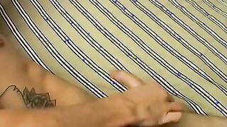 Adorable athletic amateur Kelly Cooper cums all over himself