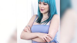 Jewelz Blu loves to watch hot lesbians
