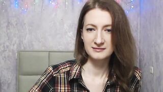 Afghan amateur babe flashes shoulder on webcam