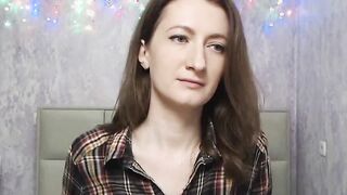 Afghan amateur babe flashes shoulder on webcam