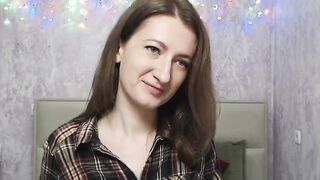 Afghan amateur babe flashes shoulder on webcam