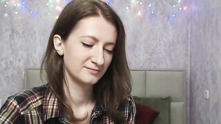 Afghan amateur babe flashes shoulder on webcam
