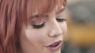 TS Jade Venus pounds blonde lesbian Kenna James after BJ