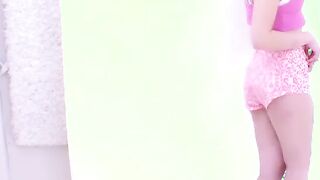 Sweet teen girl knows her way around the cock