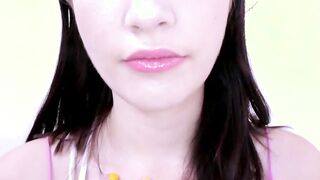 Sweet teen girl knows her way around the cock