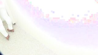 Hottest Japanese vixen fingers herself while pissing