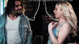 Naive innocent teenie blonde groupie Dixie Lynn banged! by the solo artist