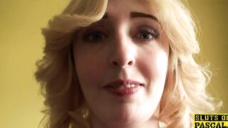 Dutiful uk submissive rubbing her clitoris on cue