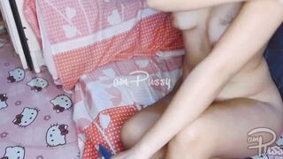Private selfie of a gf rubbing her bald cunt