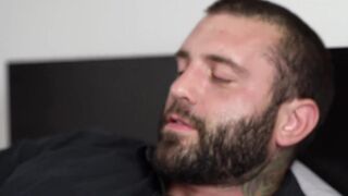 Bearded stepdad raw ass drills young twink after deepthroat