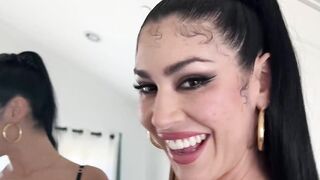 Photographer fucks natural big tits model in bed POV