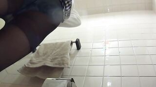 Classy Japanese babes recorded during pissing time