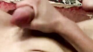 Amateur records himself while jerking off his hairy dick