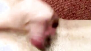 Amateur records himself while jerking off his hairy dick