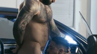 Bearded Inked Markus Kage cums inside chubby Beaus ass