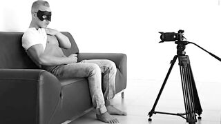 Disguised hunk jacking off his really big cock