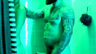 DILF seduces stepson in the shower during a hot summer day