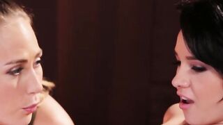Yoni massage turns to hot lesbian session