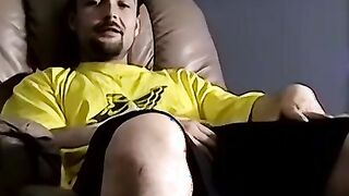 Amazing twink Timmy receives a nice blowjob after jerking