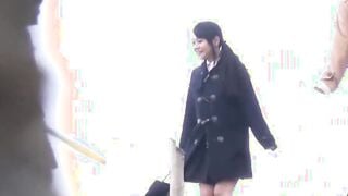 Four Japanese schoolgirls fool around outside before peeing