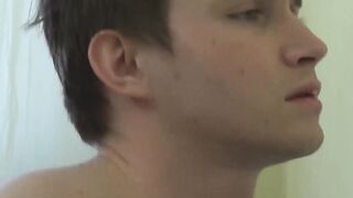 Tattooed twink Rodzynek drills his friend hard after blowjob