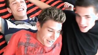 Hardcore anal fucking threeway with twink cock suckers