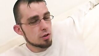Scruffy amateur homosexual beating his meat with virility