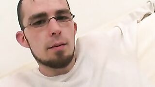 Scruffy amateur homosexual beating his meat with virility