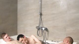 Skinny twinks breeding during hot bath threesome