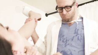 Trans cummer bareback anal fucks by her doctor