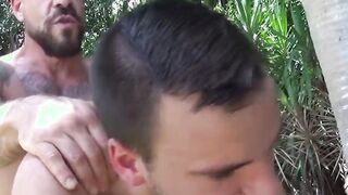 Inked hunk Rocco Steele feeds cum young twink after drilling