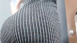 Bubble Butt Colombiana MILF Looking For Sex