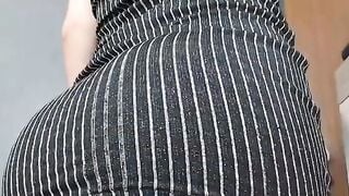Bubble Butt Colombiana MILF Looking For Sex