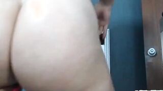 Bubble Butt Colombiana MILF Looking For Sex