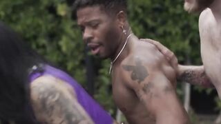 Lucky varsities fuck slut shemale ass on the court