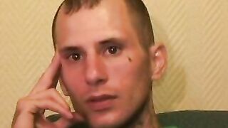 Inked amateur plays with his dick and comes on his stomach