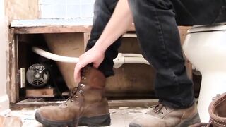 Bearded thug Mickey Waters strokes his cock after work