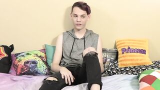 Twink plays with his dick alone after being interviewed
