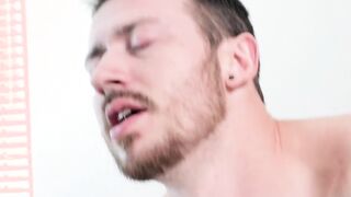 Cute stud Mark leaves the shower for anal action with Donte