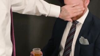 Financial specialist gets a wet penis massage prior to fucking his man