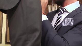 Stylish and hot hunk Massimo Pianos huge rockhard cock is deepthroated